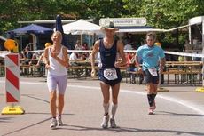 2010-07-31_14-55-57 Triathlon Lensahn Lauf 49 Bernadette Arneaud.JPG